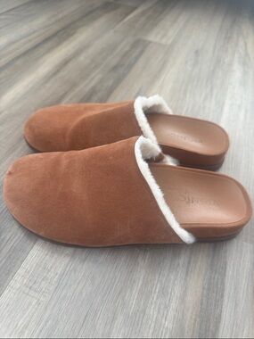 Vionic Woman's Tan camel Suede Slip-On with Cream Faux Fur Lining